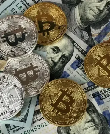 Banka Hesabında 1 Trilyon Lira Gördü, Hesapları Bloke Edildi